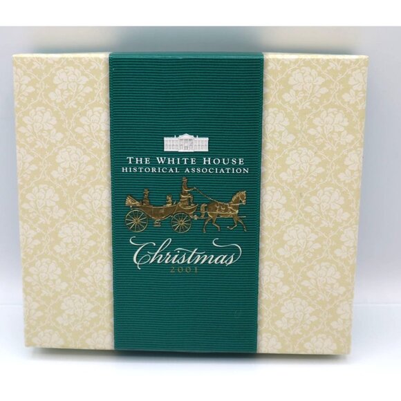 The White House 2001 Christmas Ornament Historical Assn. Presidential Carriage - Picture 5 of 5